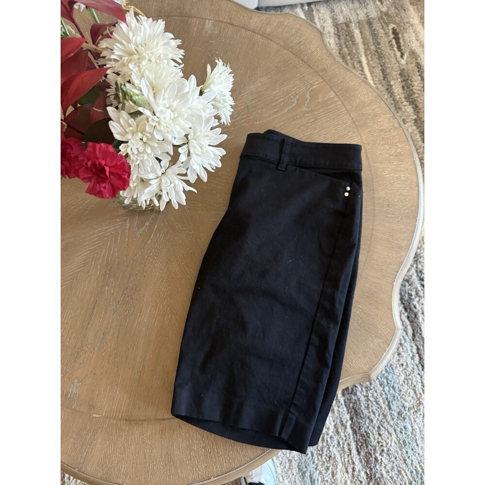 WHITE HOUSE BLACK MARKET BLACK BERMUDA SHORTS SIZE 6